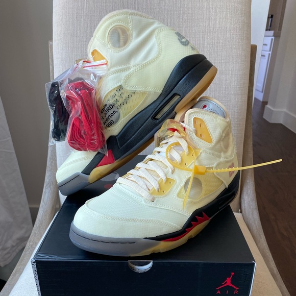 Air Jordan 5 Retro - Picture 2 of 7